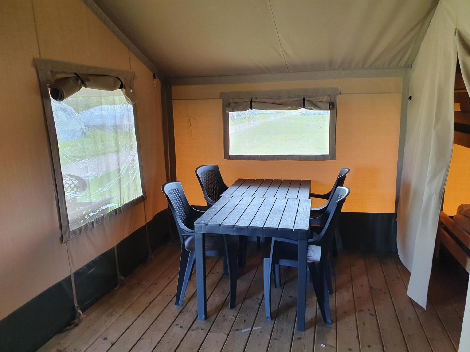 Camping De Oude Rijn Ter Aar Стая снимка